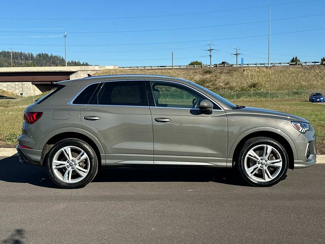 2019 Audi Q3 2.0T Premium Plus - Image 2