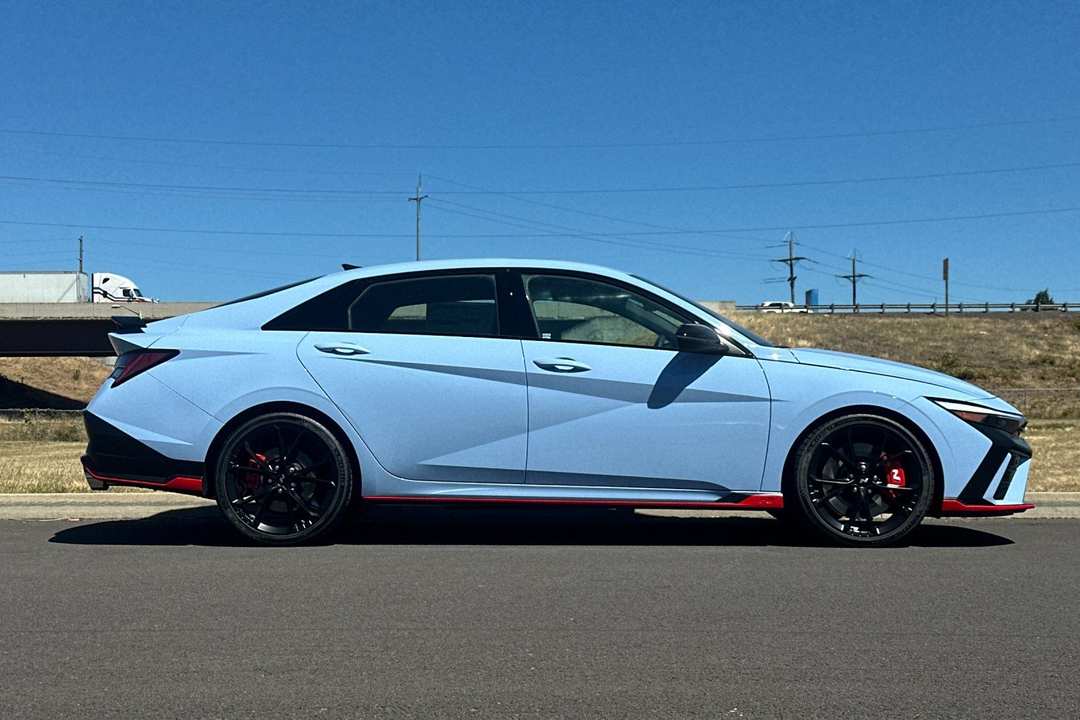 2026 Hyundai Elantra N Base - Image 2
