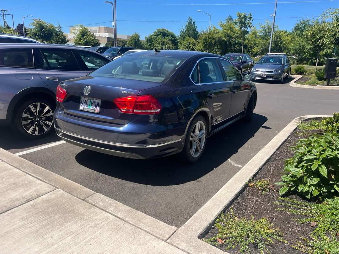 2014 Volkswagen Passat TDI SEL Premium - Image 3