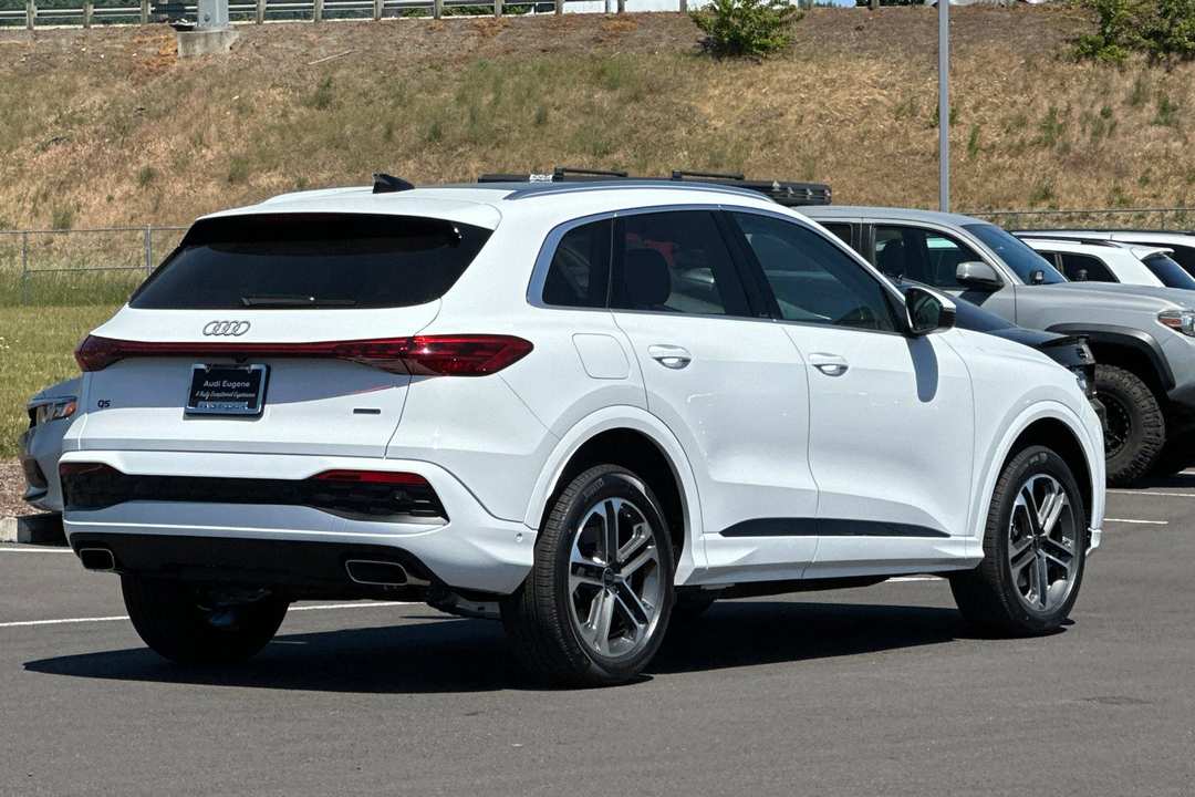 2025 Audi Q5 2.0T Premium - Image 3