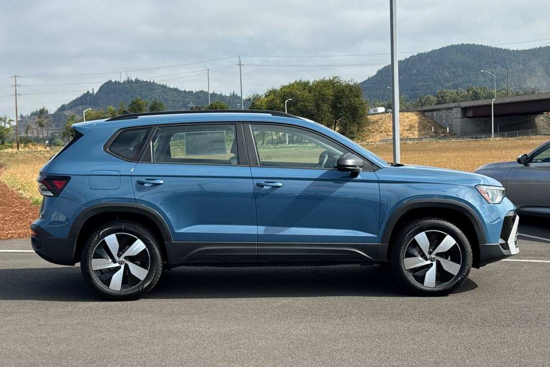 2025 Volkswagen Taos 1.5T S - Image 2