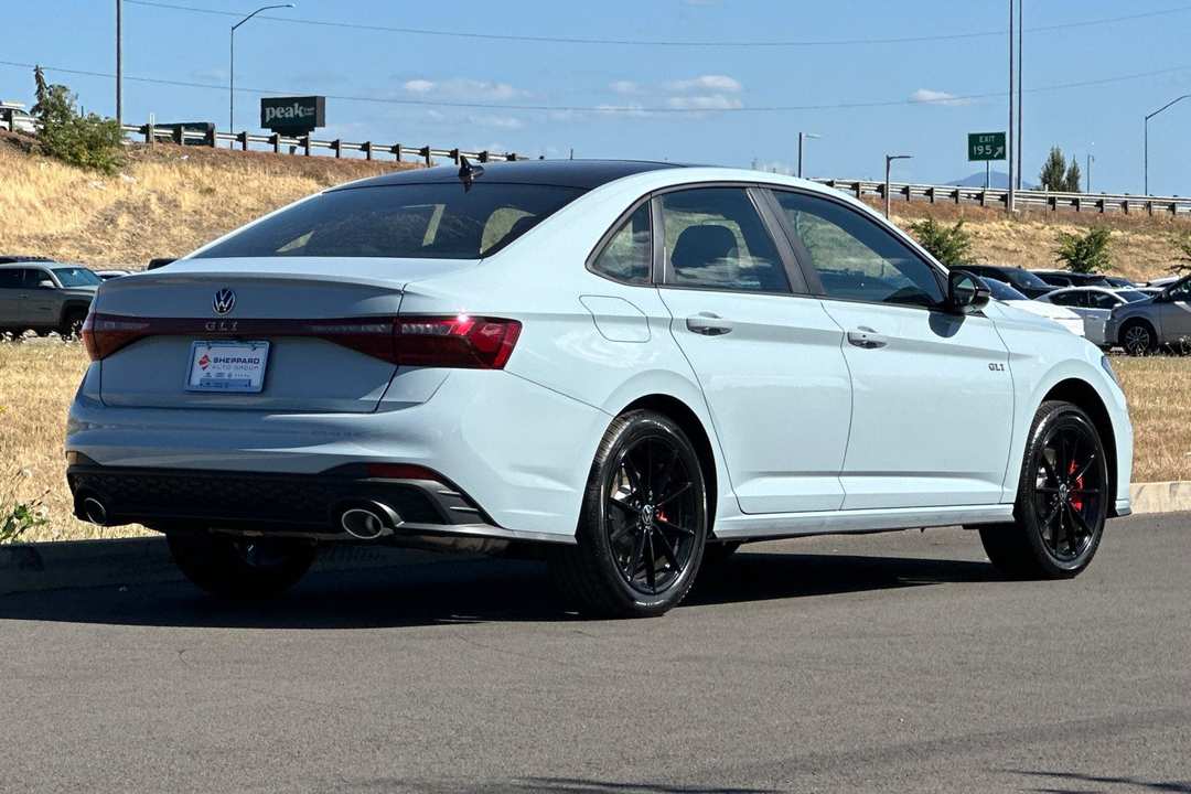 2026 Volkswagen Jetta Gli 2.0T Autobahn - Image 3