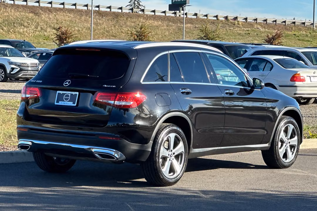2019 Mercedes-Benz GLC GLC 300 - Image 3
