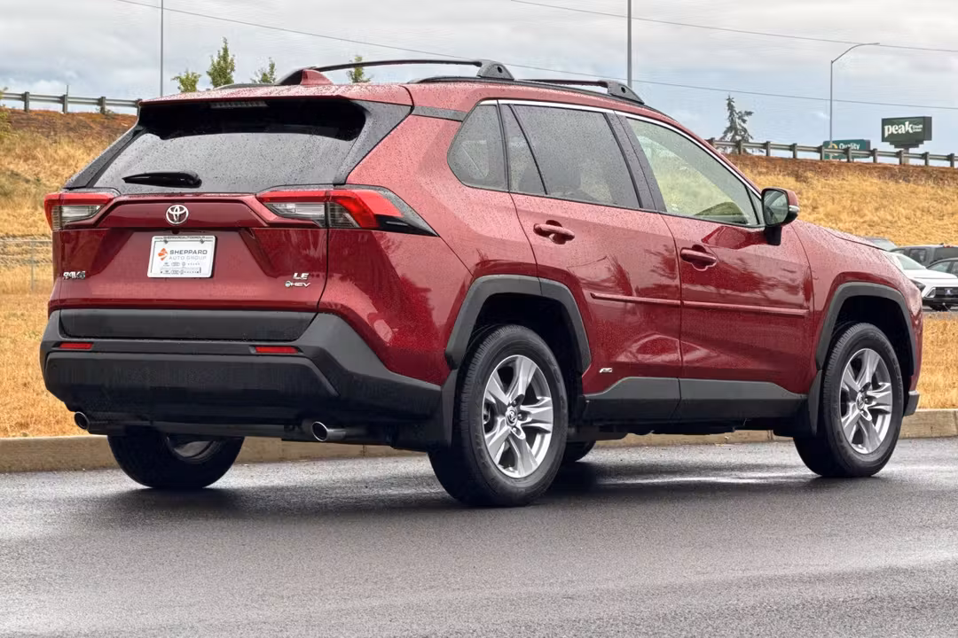 2025 Toyota Rav4 Hybrid LE - Image 3