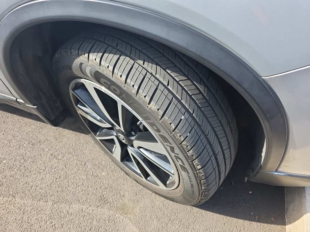 2019 Nissan Rogue SL - Image 3