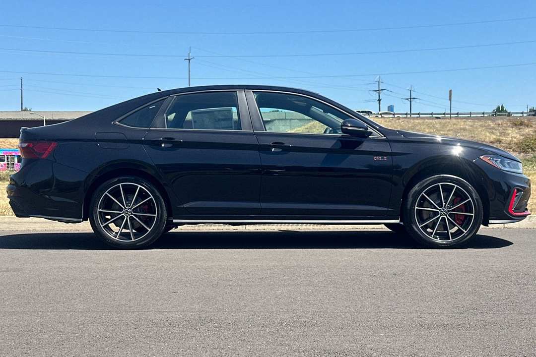 2026 Volkswagen Jetta Gli 2.0T Autobahn - Image 2