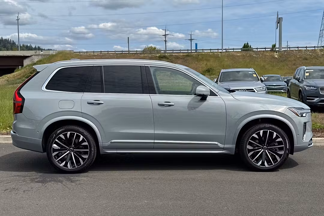 2026 Volvo Xc90 Plug-In Hybrid T8 Plus - Image 2