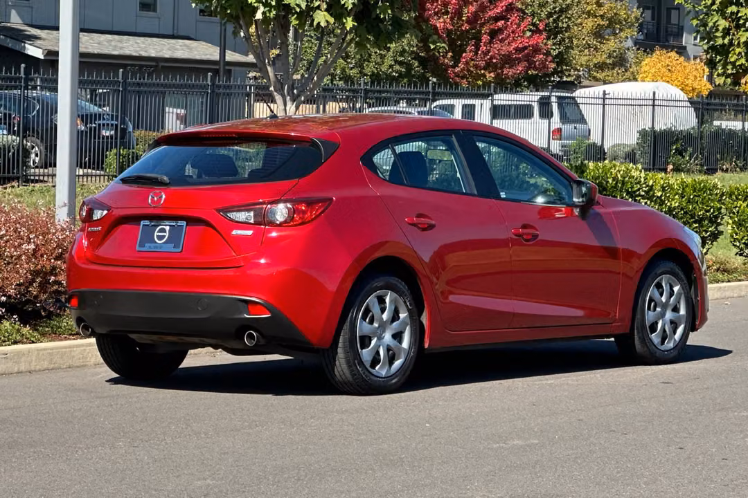2015 MAZDA Mazda3 i Sport - Image 3