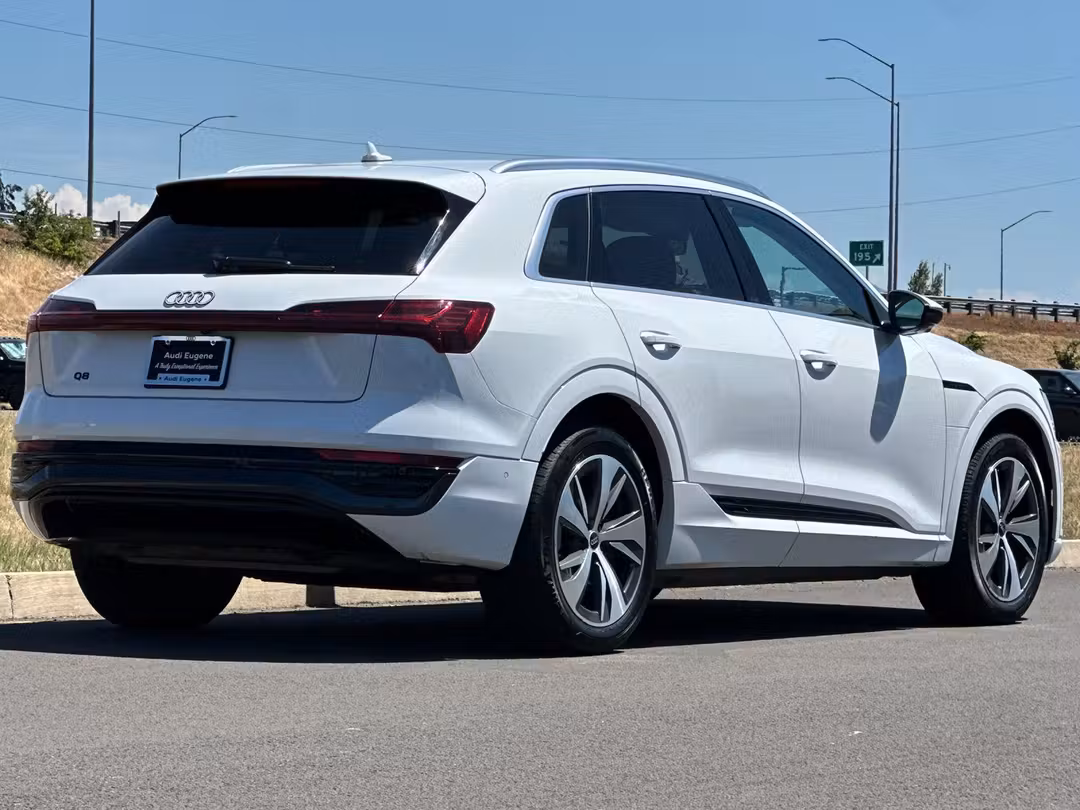 2024 Audi Q8 E-Tron Premium Plus - Image 3