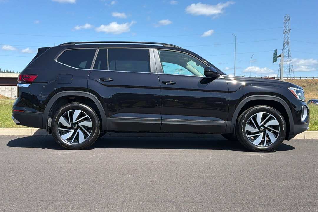 2026 Volkswagen Atlas 2.0T SE w/Technology - Image 2