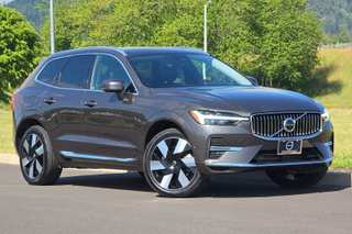 2023 Volvo Xc60 Recharge Plug-In Hybrid T8 Plus Bright Theme