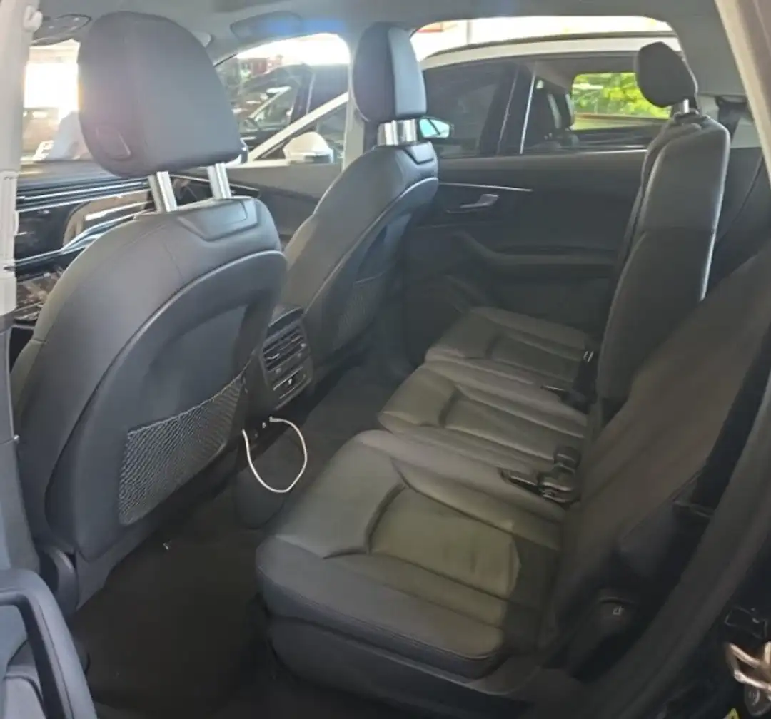 2023 Audi Q7 45 Premium - Image 2