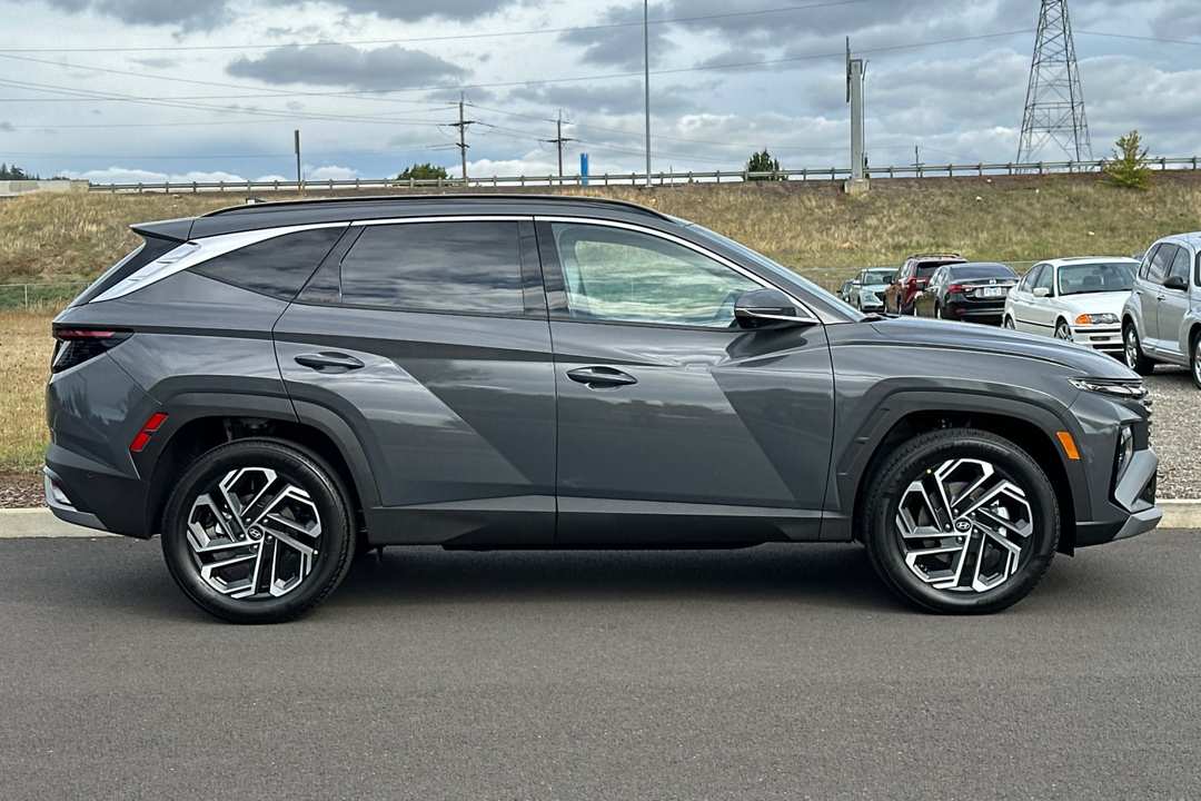 2026 Hyundai Tucson Hybrid Limited - Image 2
