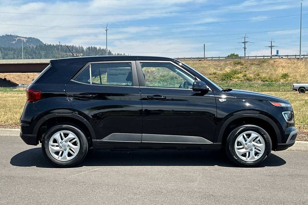 2026 Hyundai Venue SE - Image 2