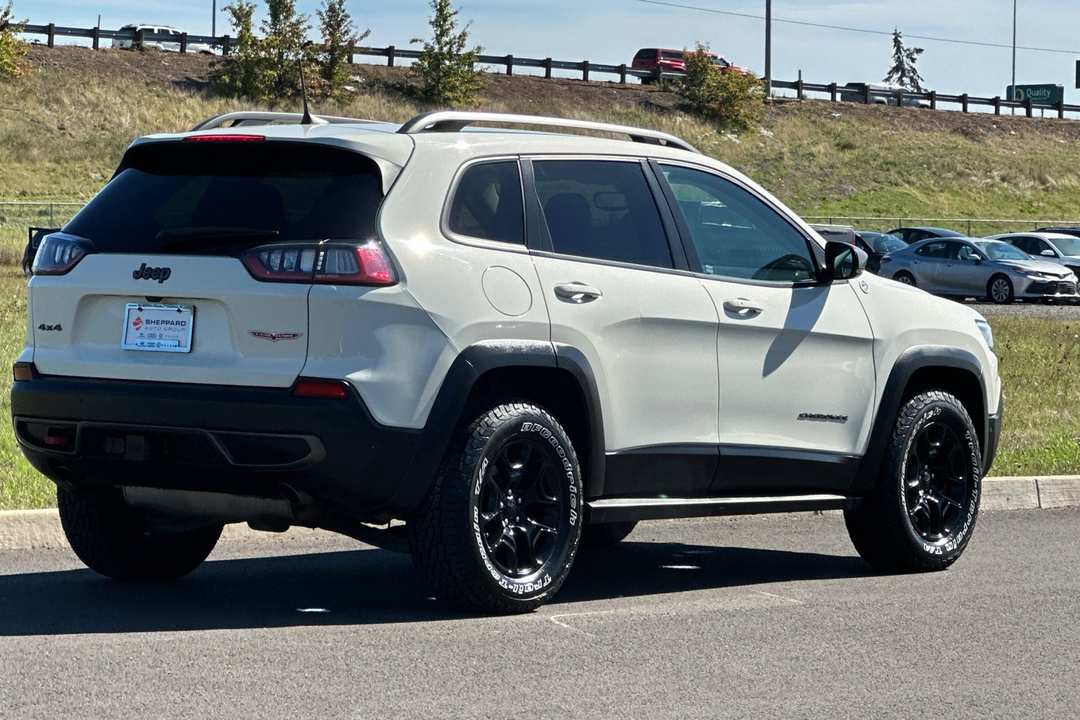 2019 Jeep Cherokee Trailhawk - Image 3