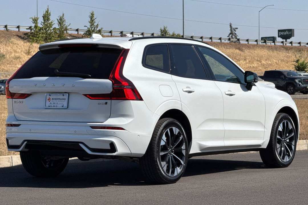 2027 Volvo Xc60 B5 Plus - Image 3