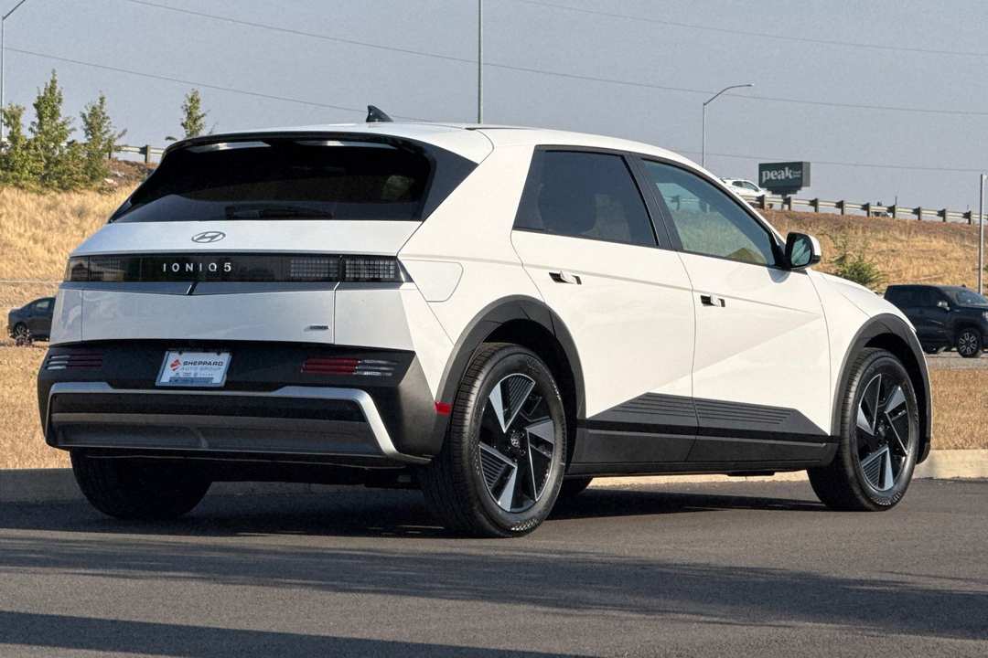 2026 Hyundai Ioniq 5 SE - Image 3