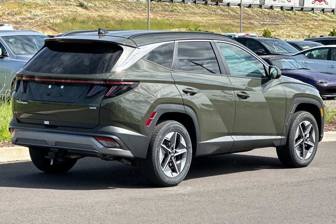 2026 Hyundai Tucson SEL Premium - Image 3