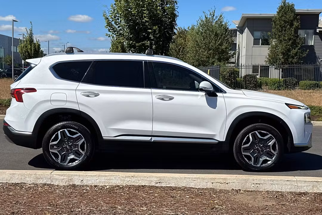2022 Hyundai Santa Fe Plug-In Hybrid SEL Convenience - Image 2