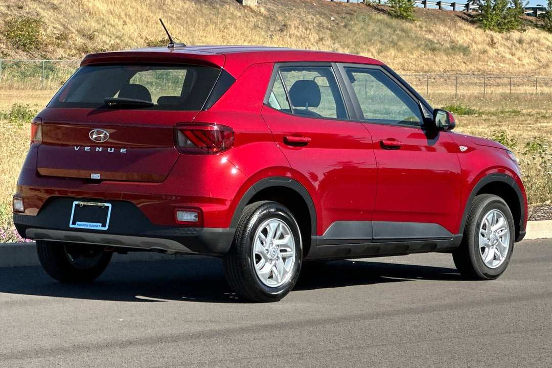 2026 Hyundai Venue SE - Image 3