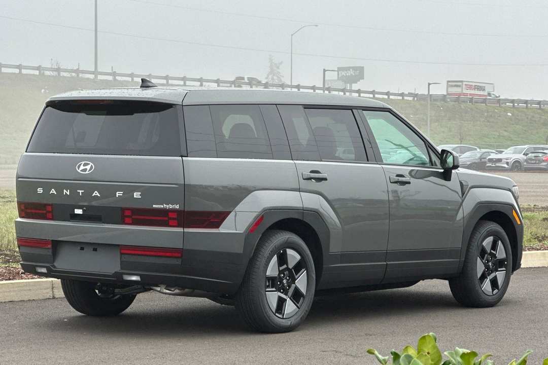 2026 Hyundai Santa Fe Hybrid SE - Image 3