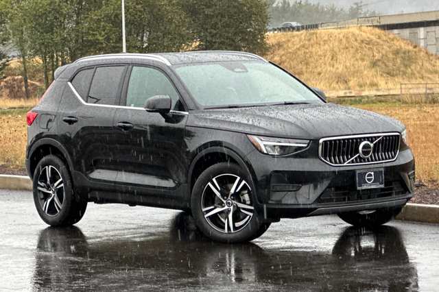 2025 Volvo Xc40 B5 Core