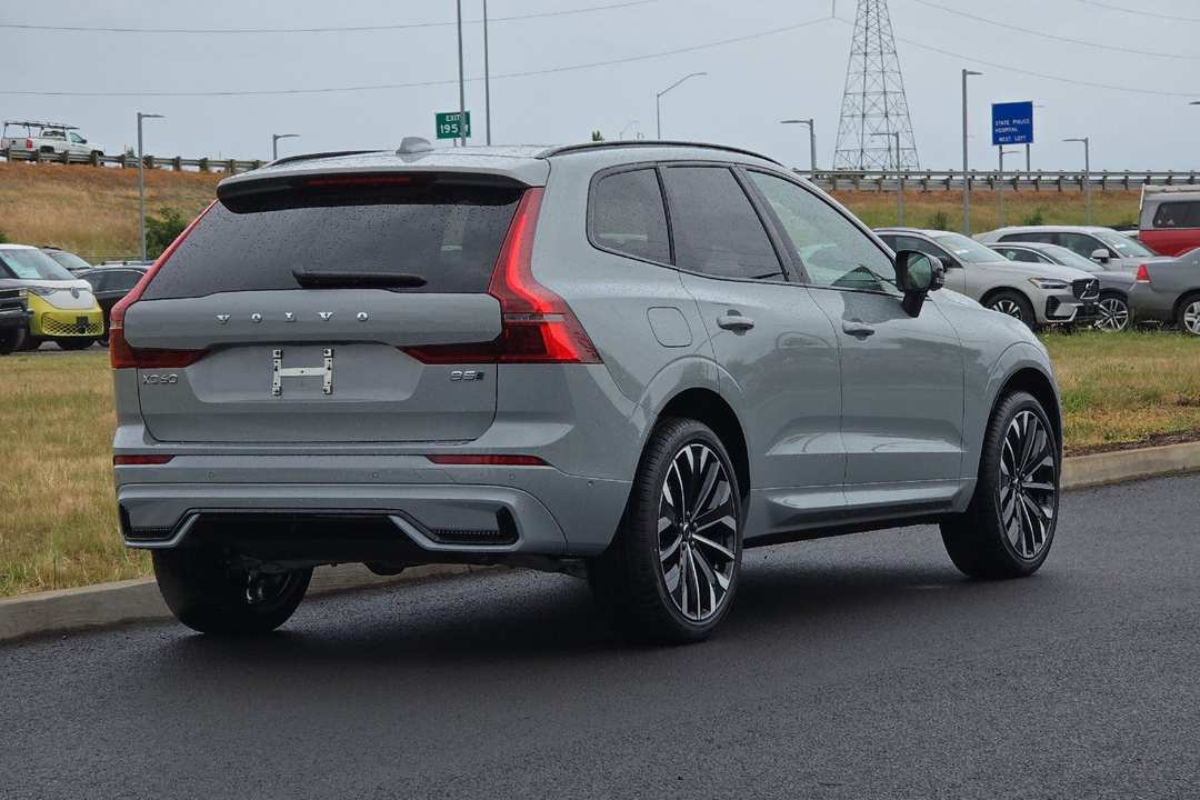 2026 Volvo Xc60 B5 Ultra - Image 3