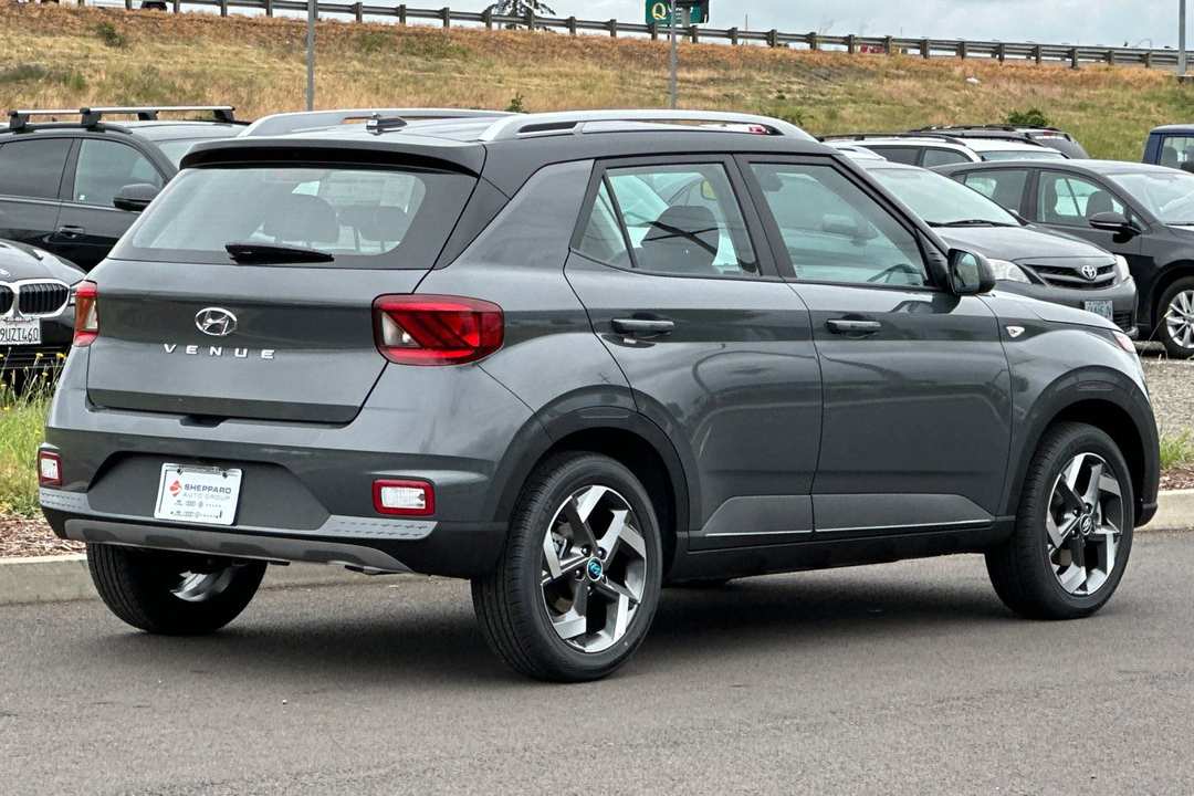 2026 Hyundai Venue SEL - Image 3