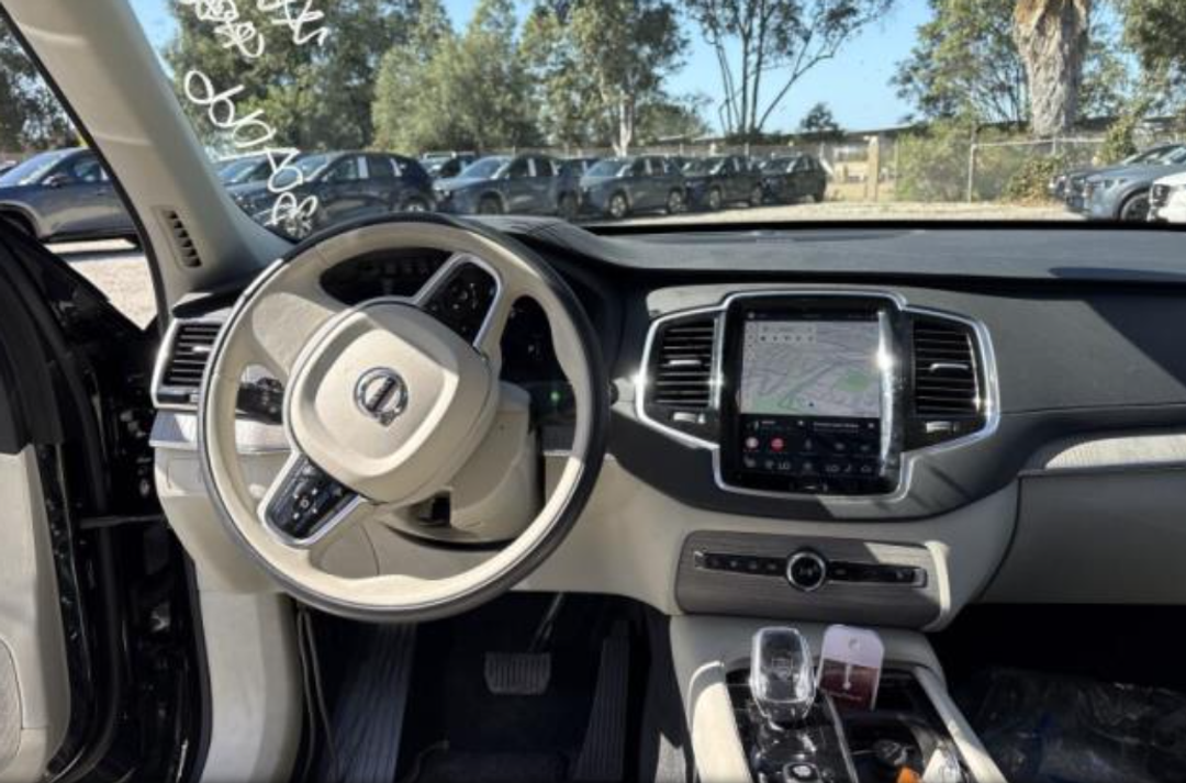 2025 Volvo Xc90 Plug-In Hybrid T8 Ultra - Image 3