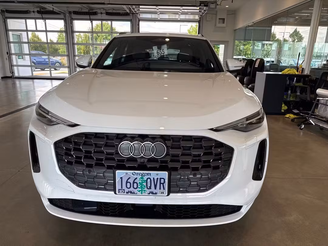 2025 Audi Q5 2.0T Premium Plus - Image 2