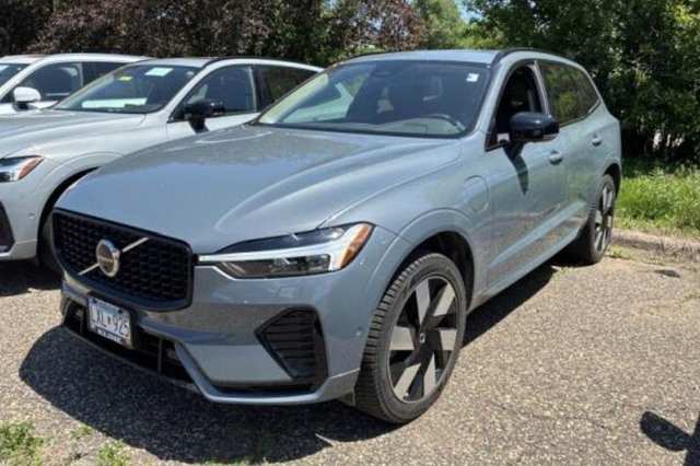 2024 Volvo Xc60 Recharge Plug-In Hybrid T8 Plus Dark Theme
