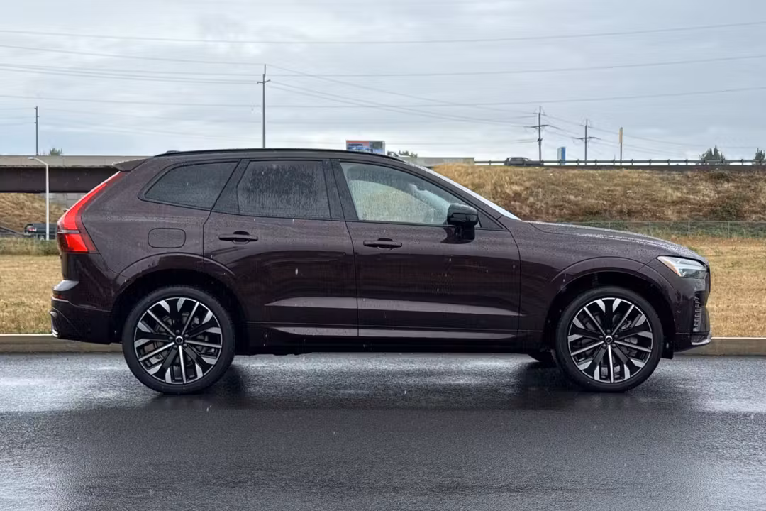 2027 Volvo Xc60 B5 Ultra - Image 2