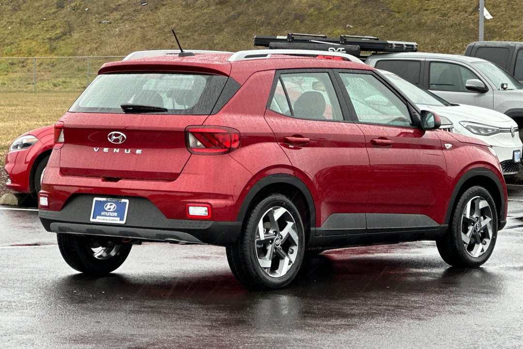 2025 Hyundai Venue SEL - Image 3