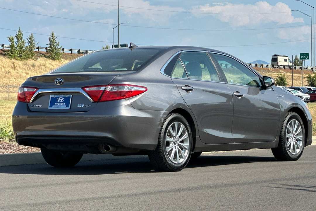 2016 Toyota Camry Hybrid XLE - Image 3