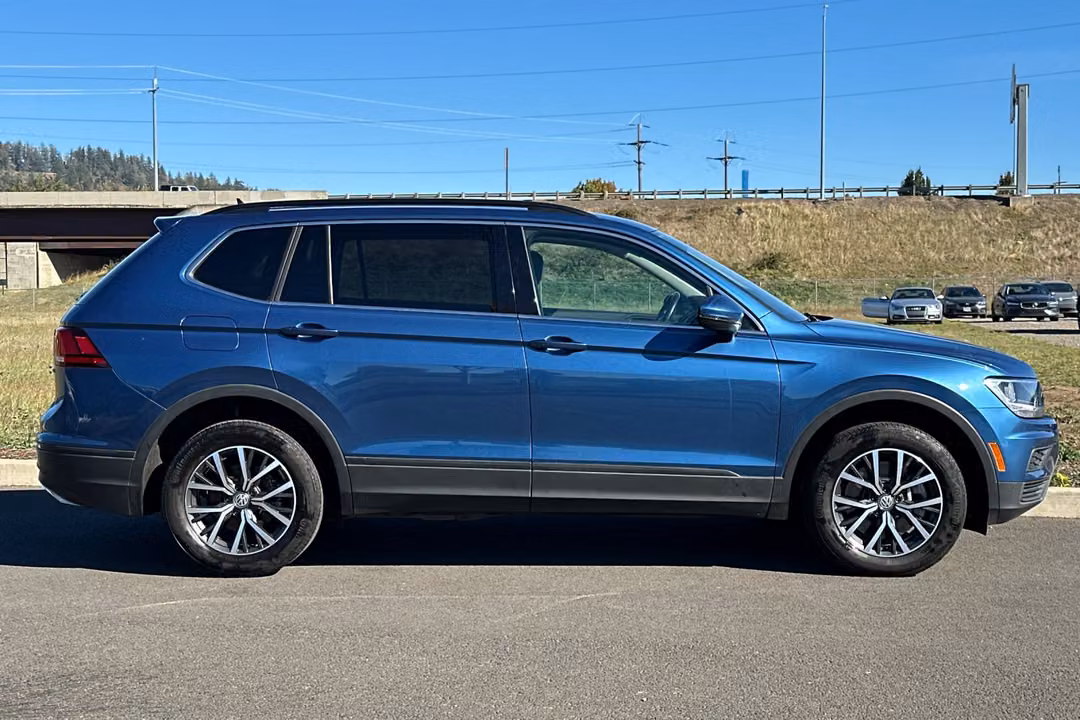 2019 Volkswagen Tiguan 2.0T SE - Image 2