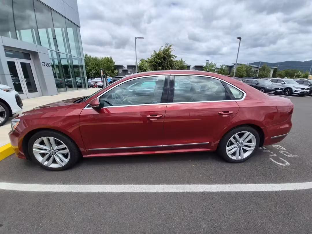 2017 Volkswagen Passat 1.8T SE - Image 2