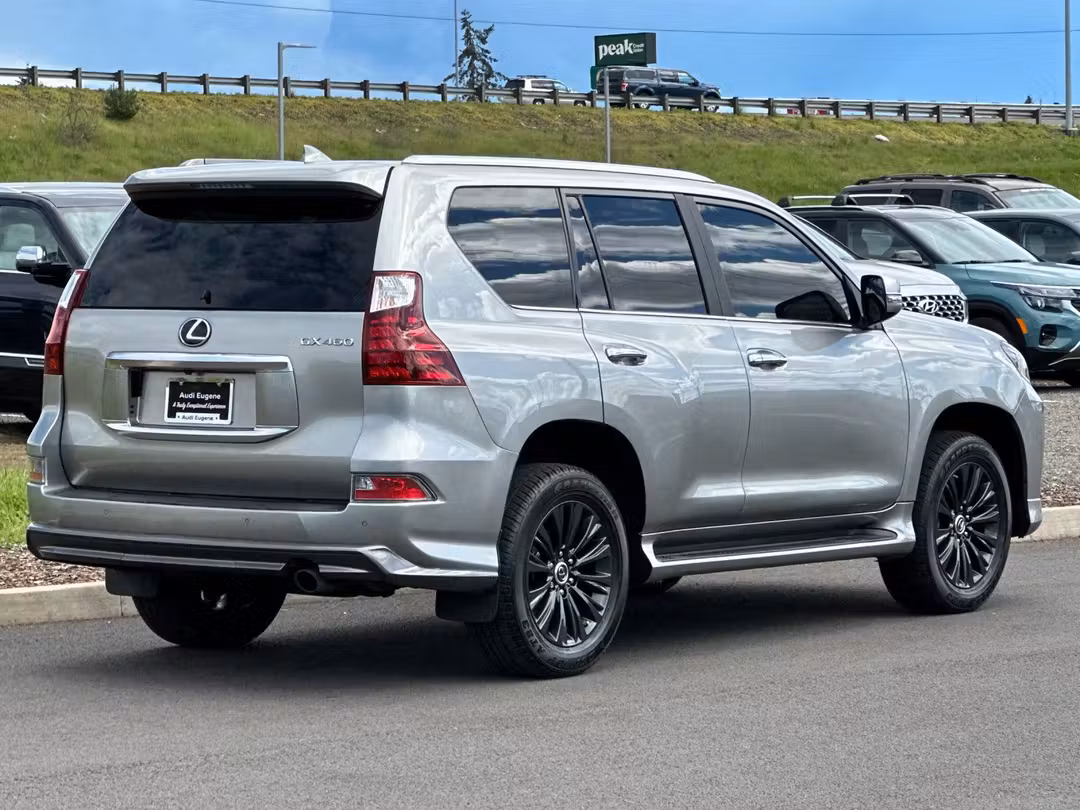 2022 Lexus GX 460 - Image 3