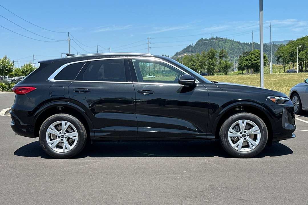 2025 Audi Q5 2.0T Premium - Image 2