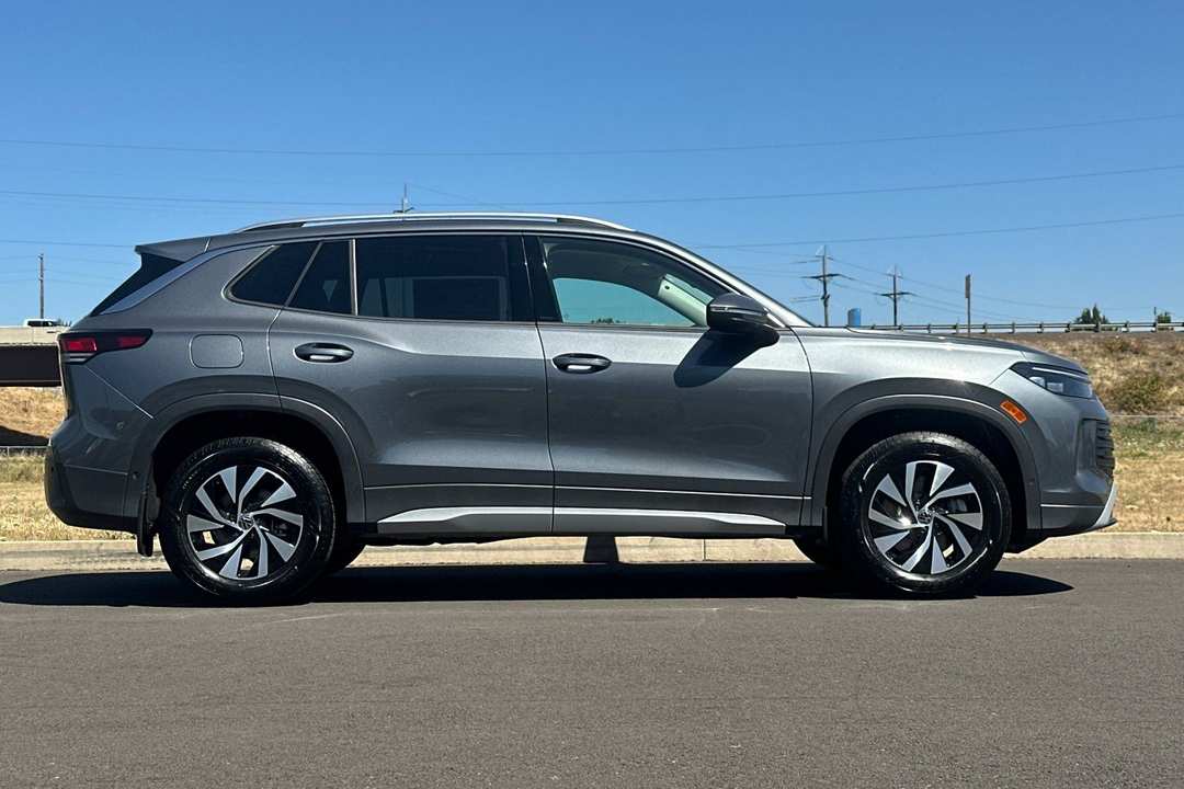 2026 Volkswagen Tiguan 2.0T S - Image 2