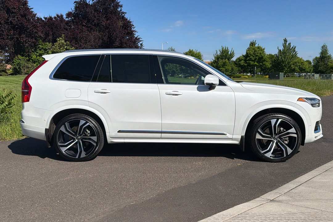 2025 Volvo Xc90 B6 Ultra - Image 2