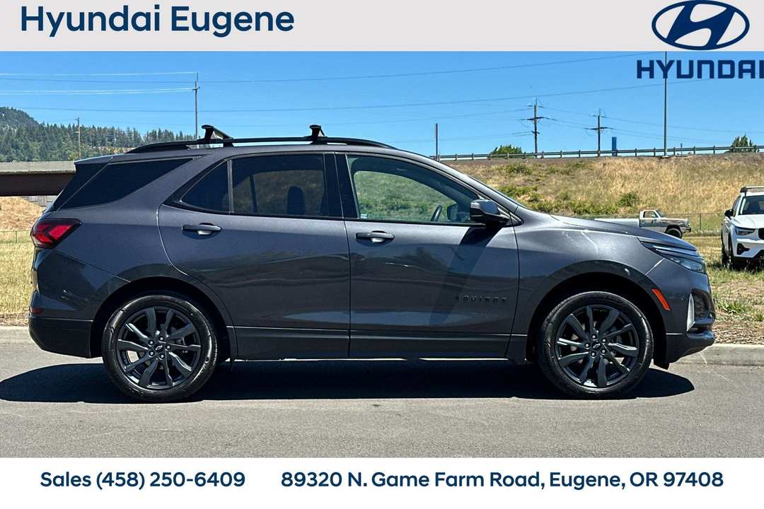 2023 Chevrolet Equinox RS - Image 2