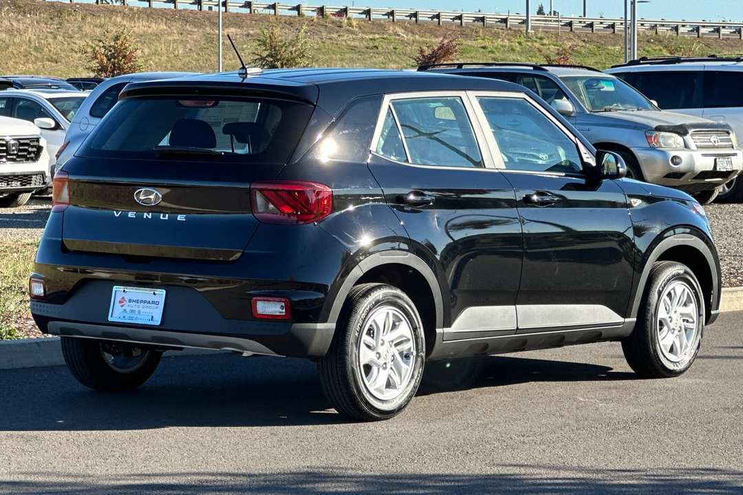 2026 Hyundai Venue SE - Image 3