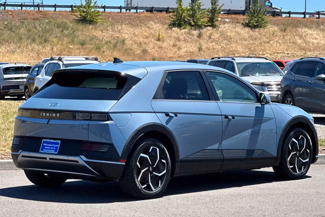2024 Hyundai Ioniq 5 SEL - Image 3