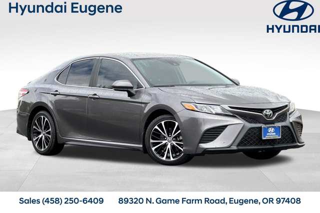 2020 Toyota Camry SE