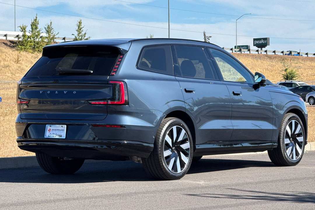 2026 Volvo Xc90 Plug-In Hybrid T8 Core - Image 3