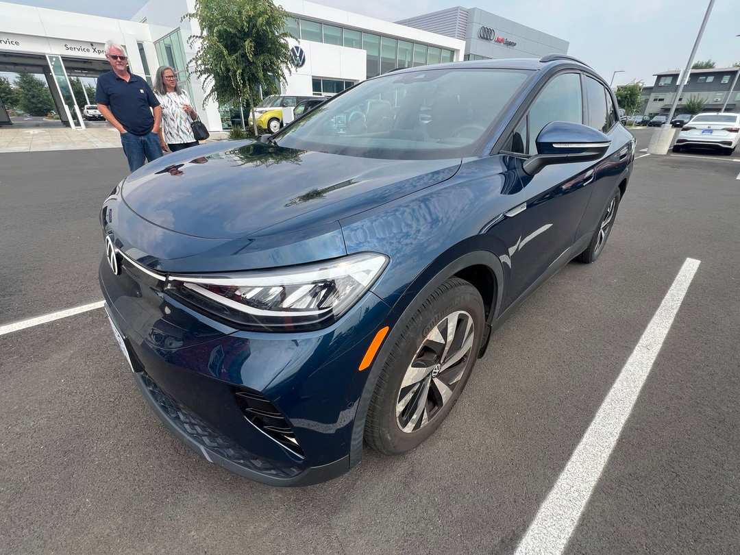 2023 Volkswagen Id.4 Pro - Image 2