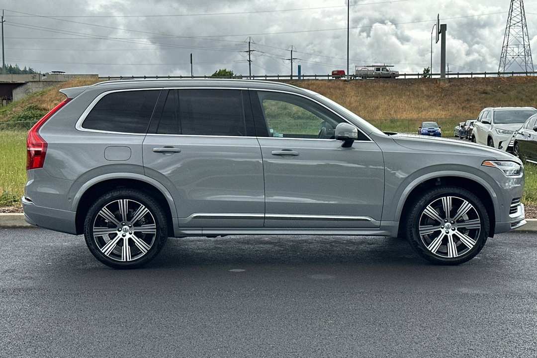 2025 Volvo Xc90 Plug-In Hybrid T8 Plus - Image 2