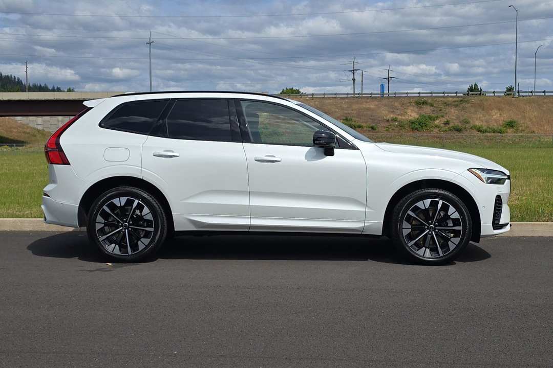 2026 Volvo Xc60 Plug-In Hybrid T8 Plus - Image 2