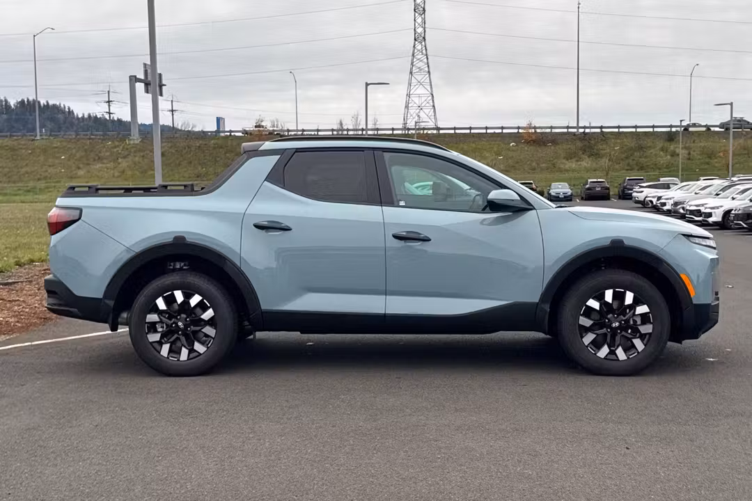 2026 Hyundai Santa Cruz SEL - Image 2