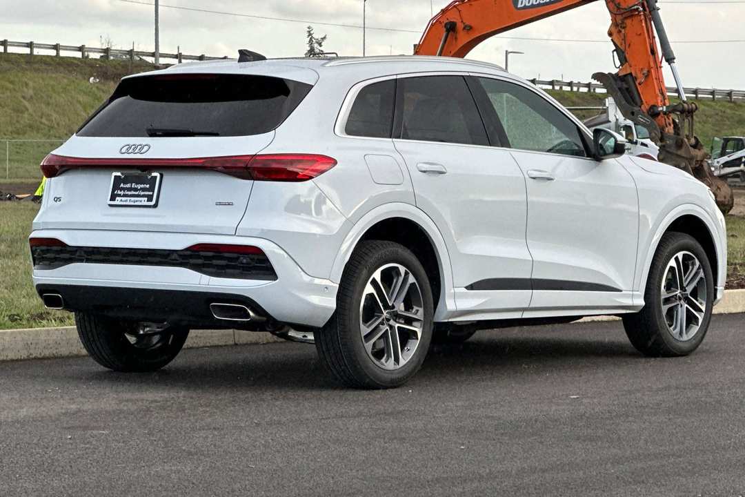 2025 Audi Q5 2.0T Premium - Image 3